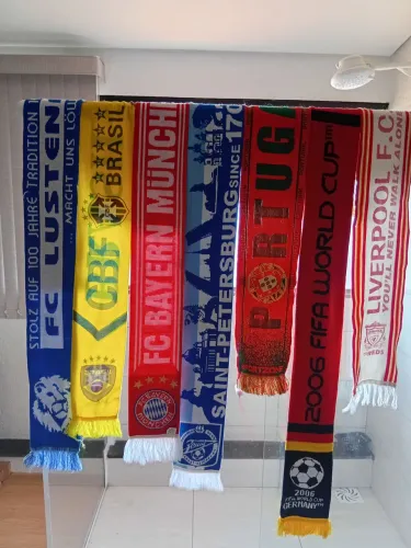 Faixas de clubes  de futebol ? 
