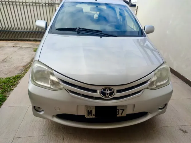 Toyota Etios XS 1.3 Flex 16V 5P Mec. 2013