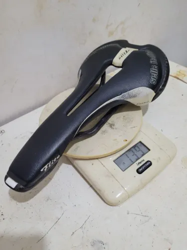 Selim Selle italia Flite carbono