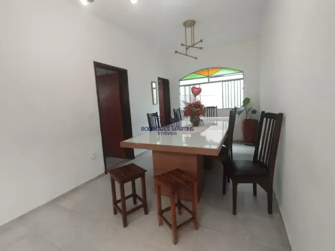 Casa à venda com 03 quartos no bairro Caiçara