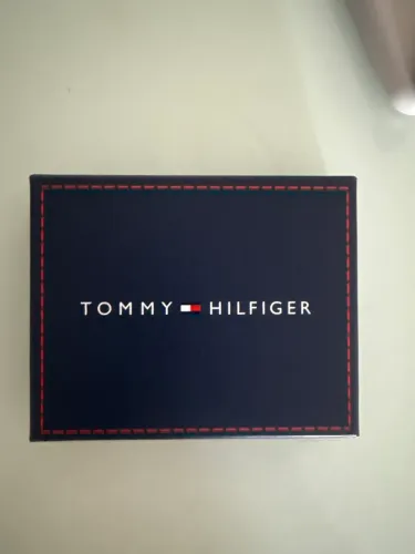 Vendo carteira Tommy