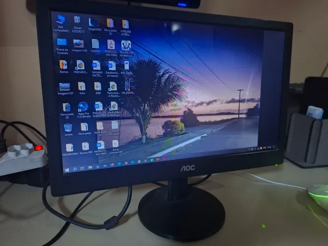 Monitor AOC 15.6 polegadas VGA