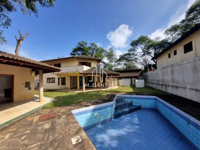 Casa em Interlagos 05 quartos 04 Suítes 06 Vagas
