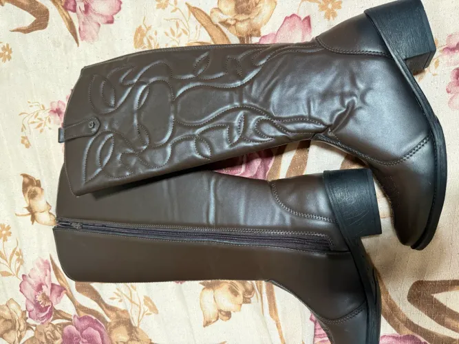 Bota marrom