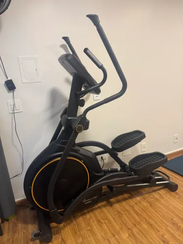 Vende elíptico marca evolution um ano de uso 