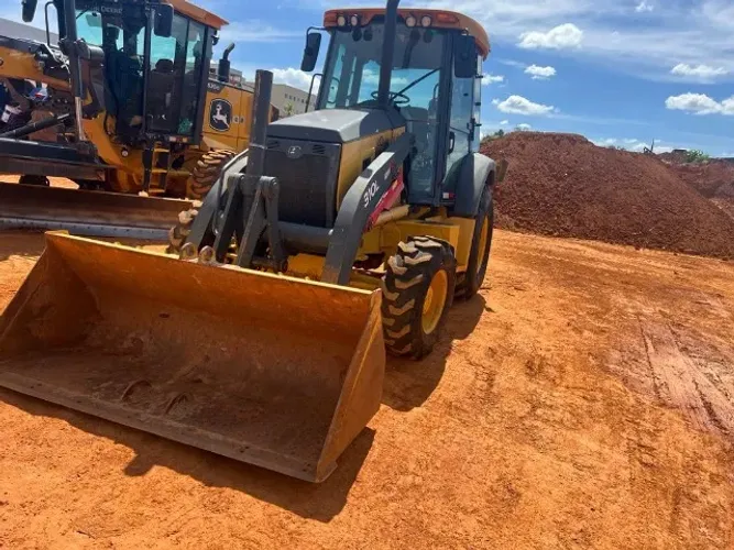 Pa carregadeira JD 310 L ano 2019 4x4 