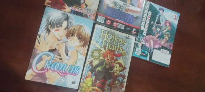 5 mangas aleatórios entre eles Kuroko no Basket e Buson Renkin todos número 1 somente os 5