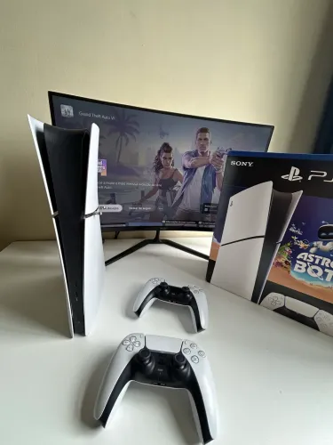 PlayStation 5 Slim + 2 controles