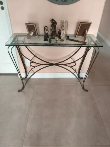 Móveis: MESA JANTAR C 4 CADEIRAS , APARADOR.