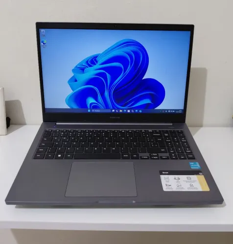 Notebook Samsung Book ultrafino 256SSD "Windows 11" Top Rápido tela 15.6 Antirreflexo