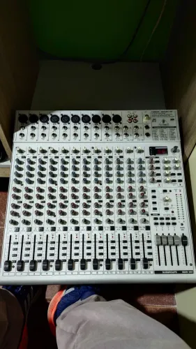 Mesa de som Behringer, ACEITO TROCA EM MONITOR DE REFERENCIA P/ ESTUDIO