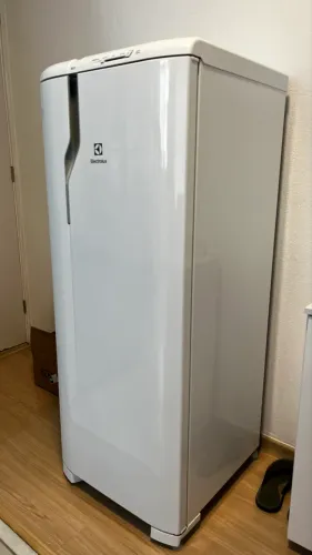 Geladeira Electrolux RE31