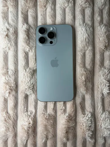 iPhone 15 Pro Max 256GB - Excelente estado
