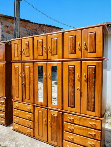 Guarda roupa de madeira 6 portas novo entrega grátis 