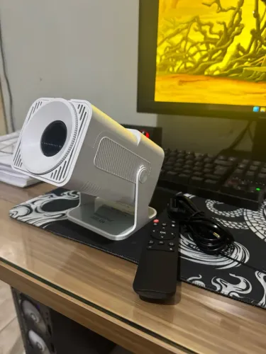 Projetor HY320 novo