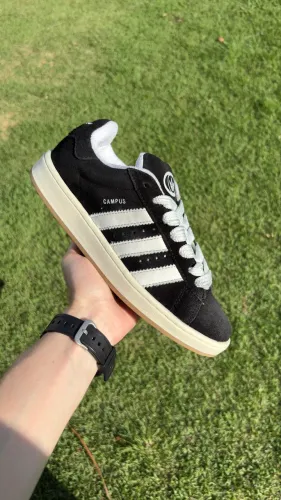 Tênis Campus em couro Novo
