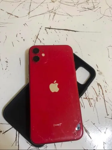 iPhone 11 red 64gb/4 de ram