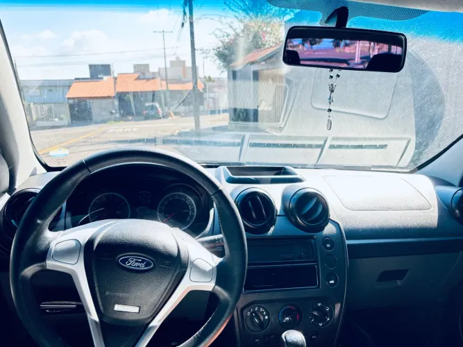 Ford Fiesta S 1.0 8V Flex 5P 2014