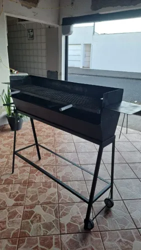 Churrasqueira pra espetinho