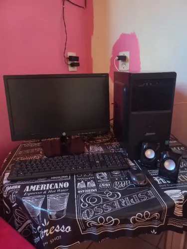 Computador Completo Intel Pentium (Monitor + Caixa de Som + Teclado e Mouse e Adap. Wi-fi)