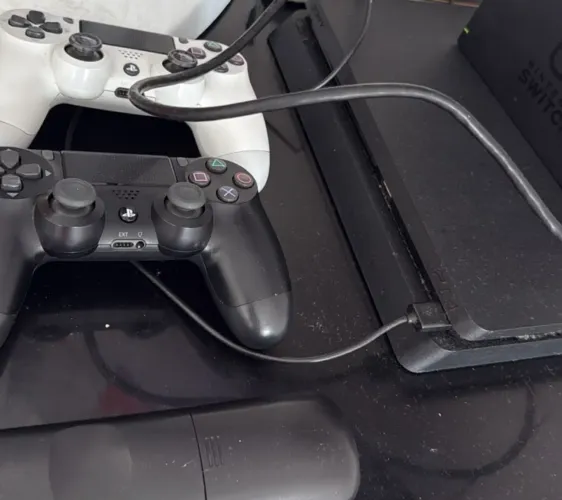 PS4 + JOGOS + CONTROLE ORIGINAIS