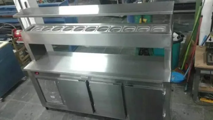 CONDIMENTADORA REFRIGERADA COM PISTA NO TAMPO E SOBREPOR