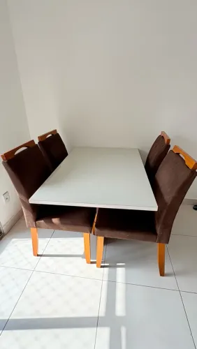Mesa 4 cadeiras