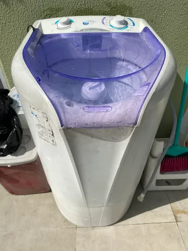 Vende-se máquina de lavar 7 kg eletrolux