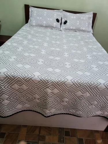 Linda Colcha Casal -  2,25x2,50 - Kit com Porta-Travesseiros 