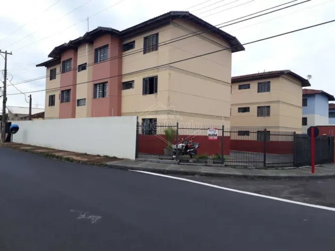Locação de Apartamentos / Padrão na cidade de Araraquara