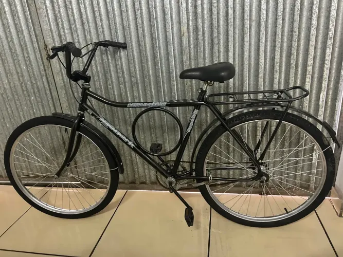 Bicicleta Monark Barra Circular Preta - Conservada / Só Pegar e Andar