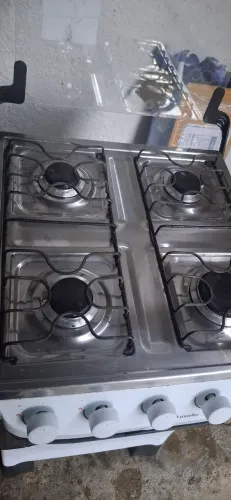 Vendo fogão 4 bocas elétrico em perfeito estado de conservação tudo funcionando