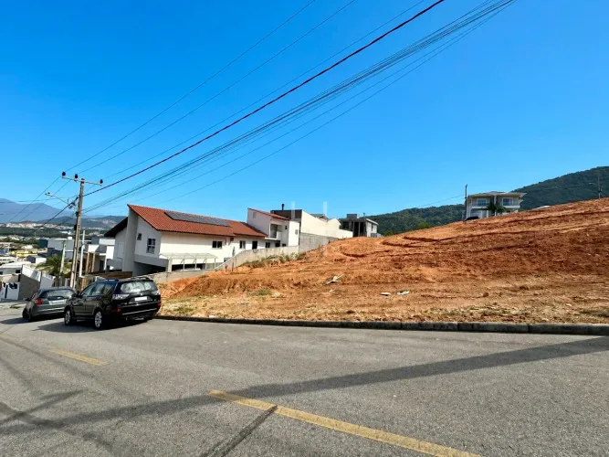 Terreno com 300m² no loteamento Green Village, São Sebastião - Palhoça/SC