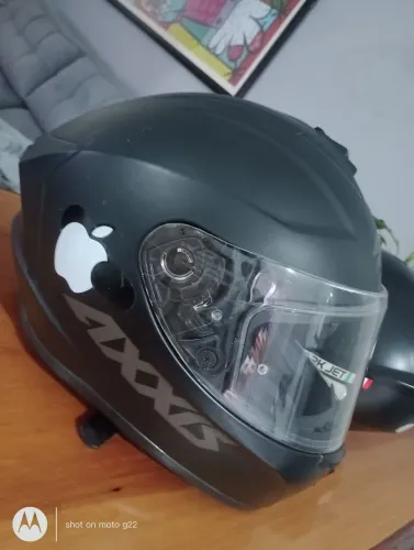 Capacete fechado semi novo (56)