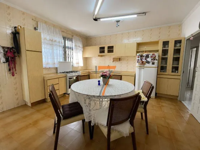 Casa com 3 dormitórios para alugar, 195 m² por R$ 6.246/mês - Barreiros - São José/SC