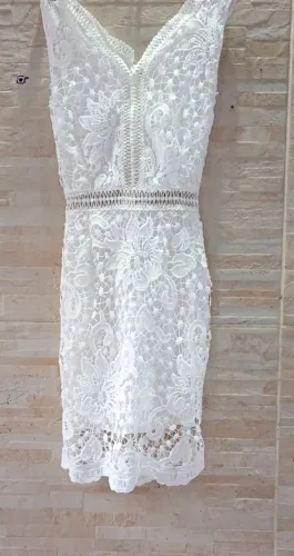 Vestido Curto em Renda Branca J.CH - Tamanho P