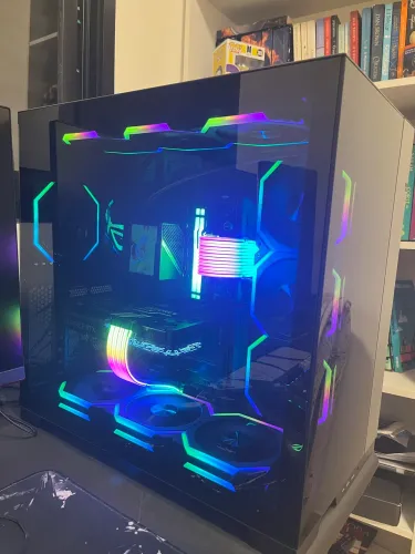 Pc gamer high End Rog strix i7 13700k Rtx 5070
