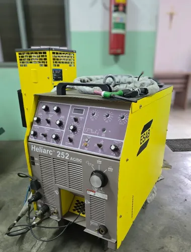 Máquina de solda Tig Esab Heliarc 252 AC/DC 320 amperesDC alumínio - Inox AC/DC