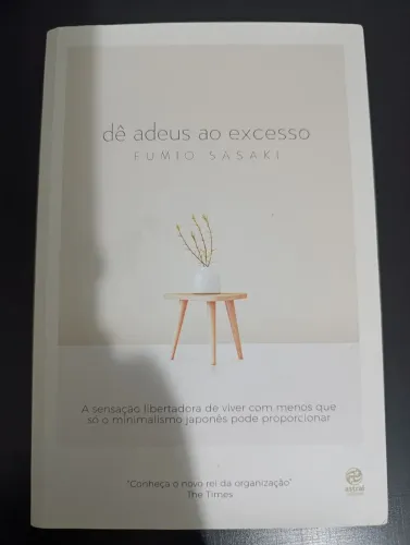 Livro sobre organização: dê adeus ao excesso