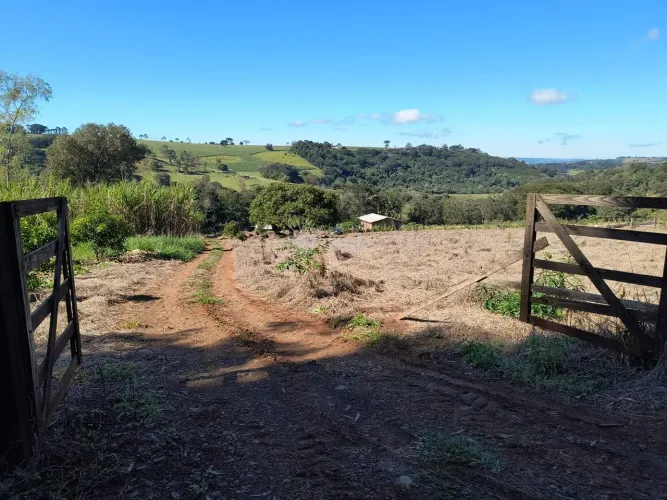 CHÁCARA À VENDA NO PQ INDUSTRIAL ZONA SUL EM APUCARANA.