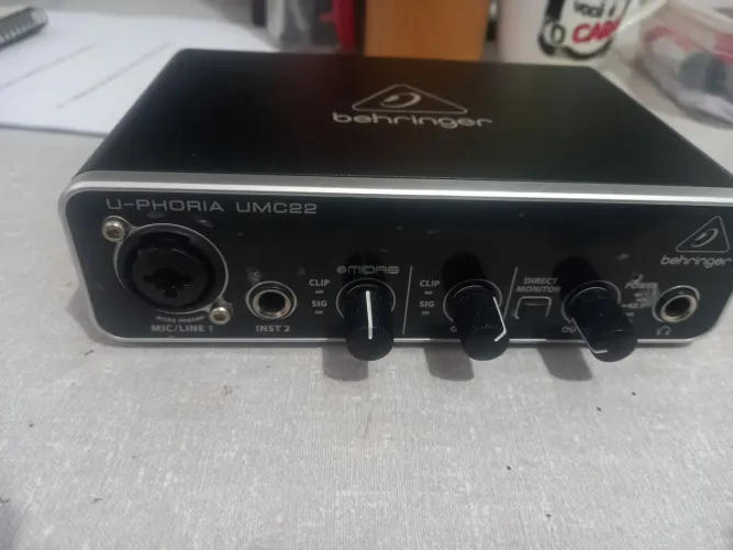 Interface de áudio Behringer U-MC 22 nova,funcionando perfeitamente