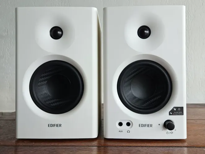 MONITORES DE ÁUDIO EDIFIER MR4