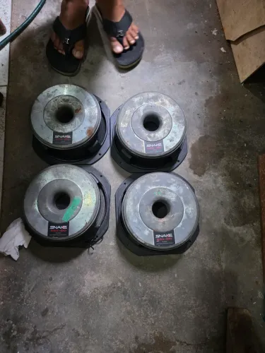 Vende-se 4 falante snake 10 polegadas