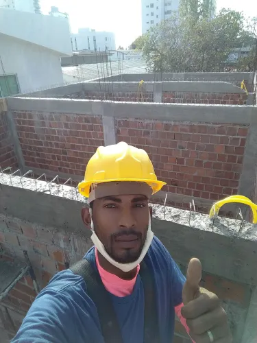 Encanador pedreiro eletricista pintor gesseiro 