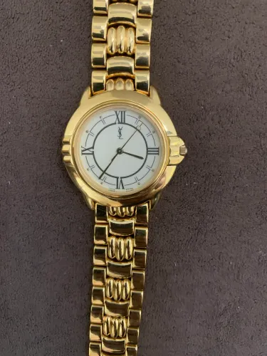 Relógio de luxo Yves Saint Laurent