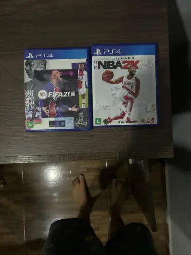 Ps4 seminovo, 1 tb, dois jogos, dois controles, vem com hdmi.