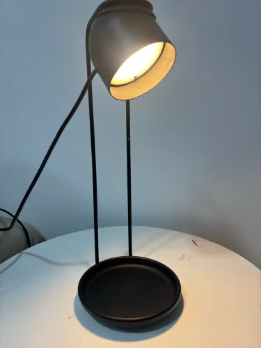 Luminária de Mesa Industrial com Organizador