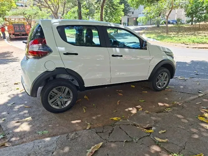 Fiat Mobi Like 1.0 Fire Flex 5P. 2027