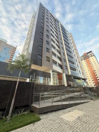 Apartamento em Manaíra , a poucos passos do shopping 