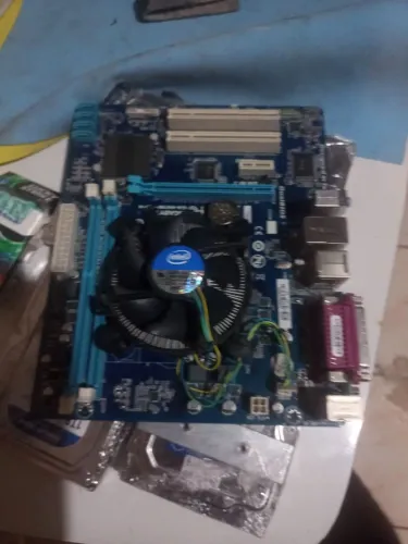 Placa gigabyte 1155 com i5 